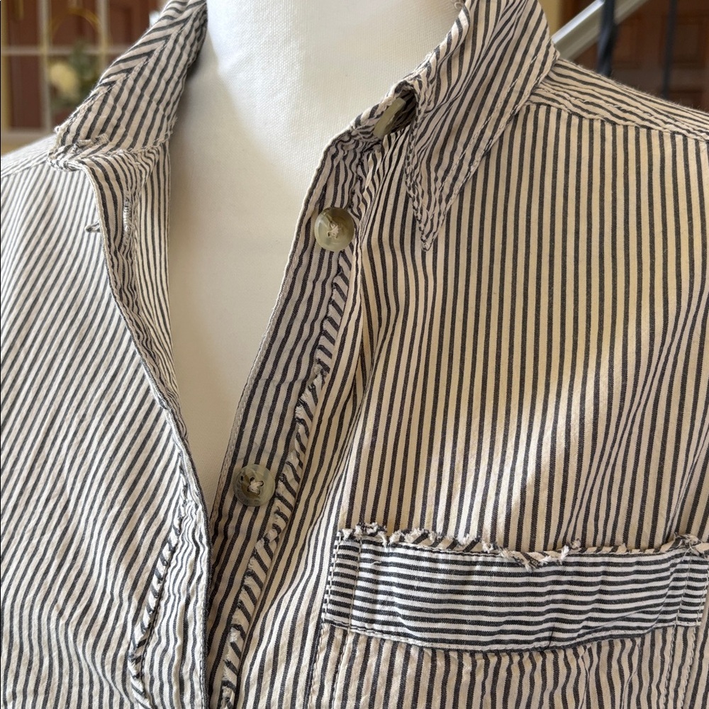 We The Free Happy Hour Oxford Buttondown Size XS - Picture 6 of 16